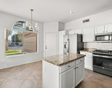 1638 E Barbarita Avenue - Photo Thumbnail 8