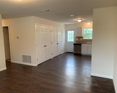 156 Bridlewood Lane - Photo Thumbnail 7
