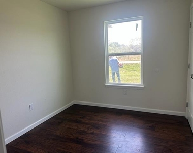 156 Bridlewood Lane - Photo Thumbnail 13