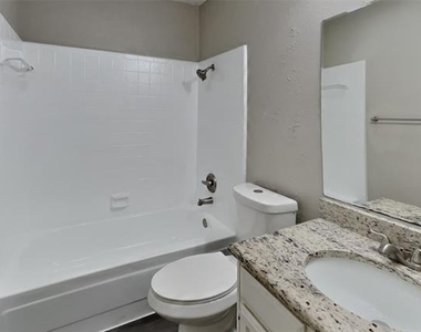 2732 Cancun Lane - Photo Thumbnail 15