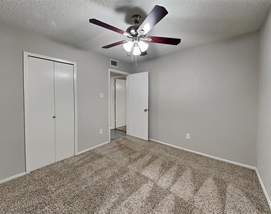 2732 Cancun Lane - Photo Thumbnail 11