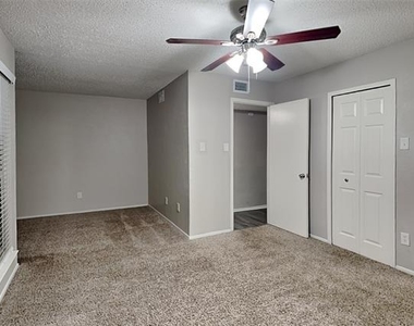 2732 Cancun Lane - Photo Thumbnail 7