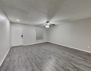 2732 Cancun Lane - Photo Thumbnail 3