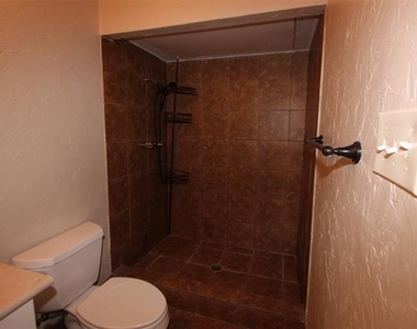 157 W Way Circle - Photo Thumbnail 5