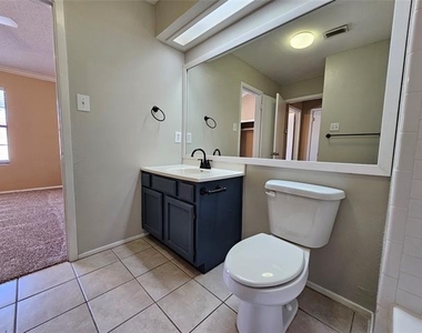 202 Samuel Boulevard - Photo Thumbnail 23