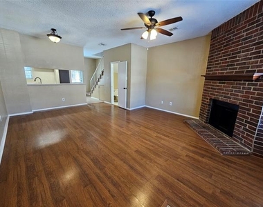 202 Samuel Boulevard - Photo Thumbnail 3