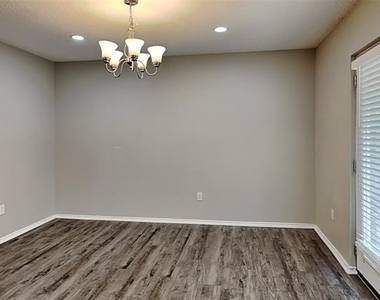 704 Flamingo Drive - Photo Thumbnail 5