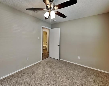 704 Flamingo Drive - Photo Thumbnail 12