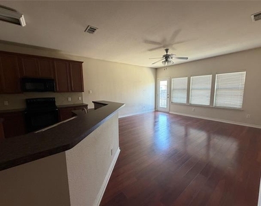 12733 Skeeter Drive - Photo Thumbnail 7