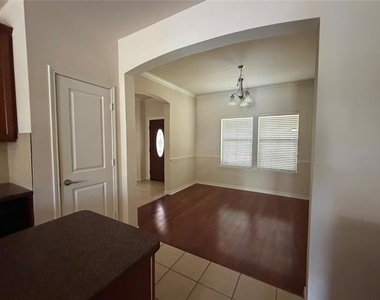 12733 Skeeter Drive - Photo Thumbnail 4