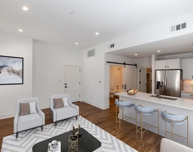 617 N Tyler Street - Photo Thumbnail 2
