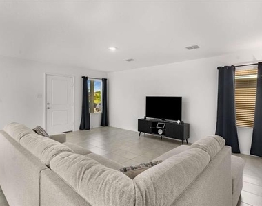 222 Harvest Street - Photo Thumbnail 3