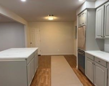 2615 Southwood Drive - Photo Thumbnail 5