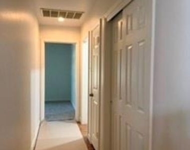 2615 Southwood Drive - Photo Thumbnail 10