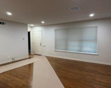 2615 Southwood Drive - Photo Thumbnail 2