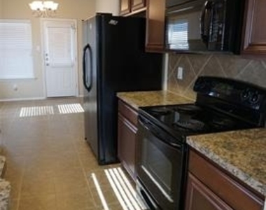 1817 Berrywood Drive - Photo Thumbnail 7