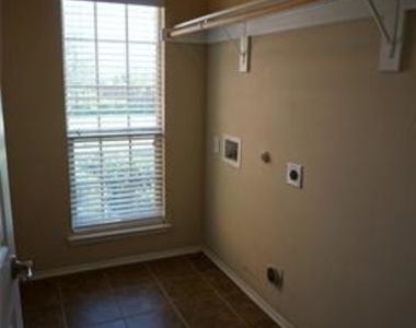 1817 Berrywood Drive - Photo Thumbnail 18
