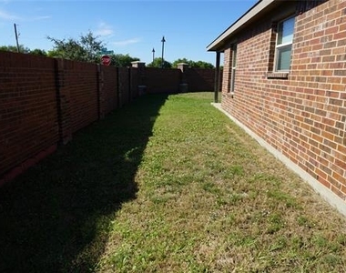1817 Berrywood Drive - Photo Thumbnail 3