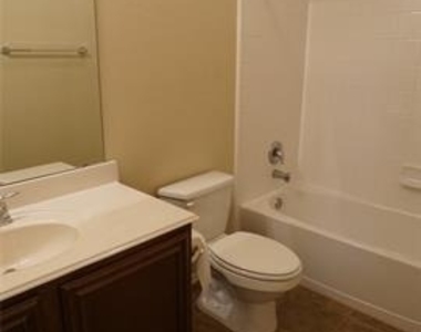 1817 Berrywood Drive - Photo Thumbnail 15
