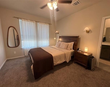 3222 Hampton Drive - Photo Thumbnail 10