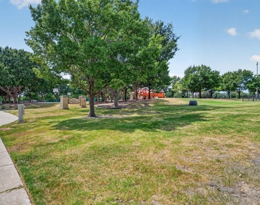 9383 Homestead Lane - Photo Thumbnail 25