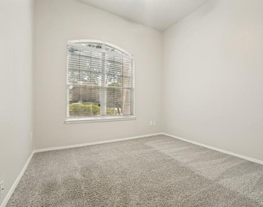 5051 Showdown Lane - Photo Thumbnail 8