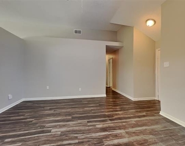 10316 Concord Drive - Photo Thumbnail 2