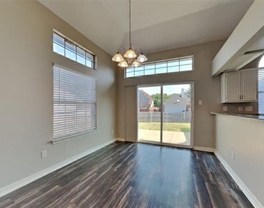 10316 Concord Drive - Photo Thumbnail 5