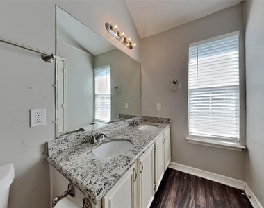 10316 Concord Drive - Photo Thumbnail 10