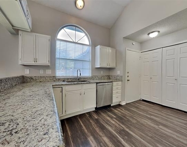 10316 Concord Drive - Photo Thumbnail 4