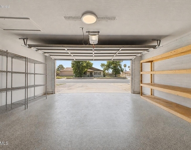 10217 N 37th Avenue - Photo Thumbnail 23