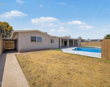 10217 N 37th Avenue - Photo Thumbnail 25