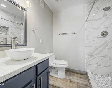10217 N 37th Avenue - Photo Thumbnail 11