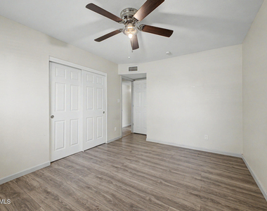 10217 N 37th Avenue - Photo Thumbnail 15