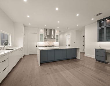 2850 Lakeside Parkway - Photo Thumbnail 12