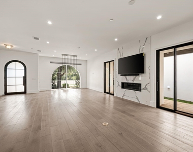 2850 Lakeside Parkway - Photo Thumbnail 11