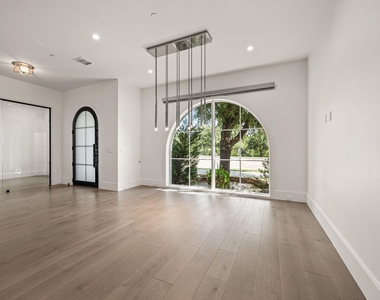 2850 Lakeside Parkway - Photo Thumbnail 6