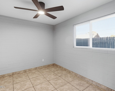1921 E Osborn Road - Photo Thumbnail 14