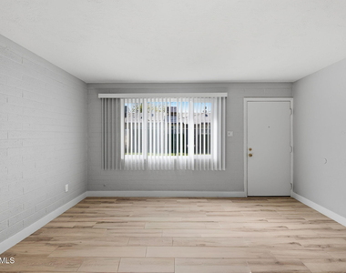 1921 E Osborn Road - Photo Thumbnail 6