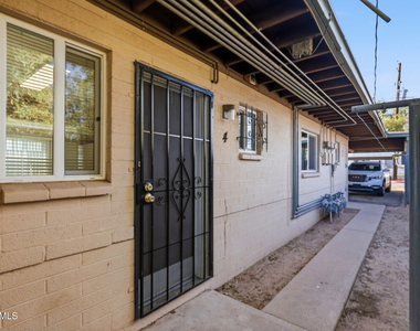 1921 E Osborn Road - Photo Thumbnail 11
