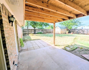 2100 N Rough Creek Court - Photo Thumbnail 10