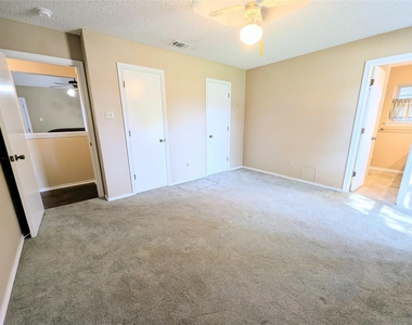 2100 N Rough Creek Court - Photo Thumbnail 20