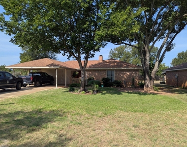 2100 N Rough Creek Court - Photo Thumbnail 8