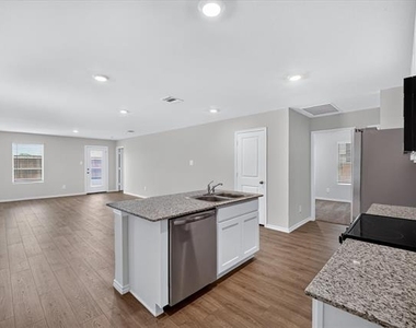 1813 Potomac Lane - Photo Thumbnail 3