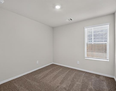 1813 Potomac Lane - Photo Thumbnail 10