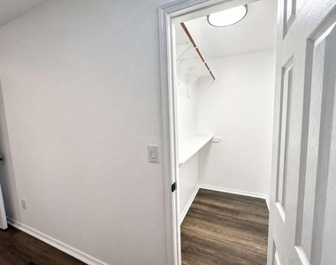 305 N Arizona Drive - Photo Thumbnail 5
