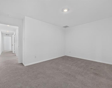 914 Sandhill Crane Lane - Photo Thumbnail 19
