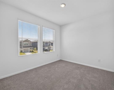 914 Sandhill Crane Lane - Photo Thumbnail 10