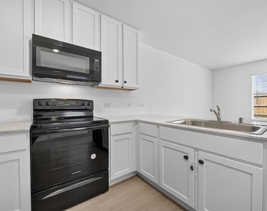 914 Sandhill Crane Lane - Photo Thumbnail 7