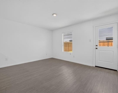 914 Sandhill Crane Lane - Photo Thumbnail 1